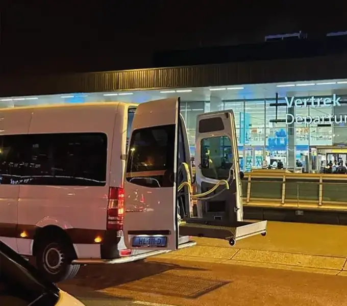 Rolstoeltaxi Schiphol Breukelen